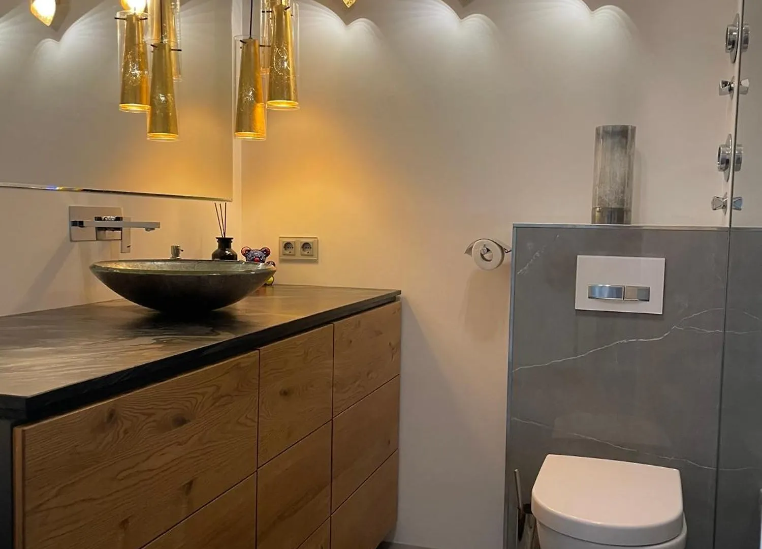 Luxurious 2 Bedroom Apartment Old City München