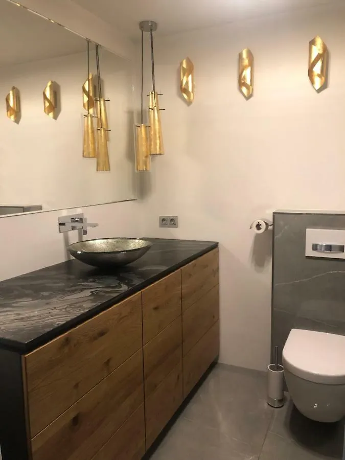 Luxurious 2 Bedroom Apartment Old City Munich 0*,