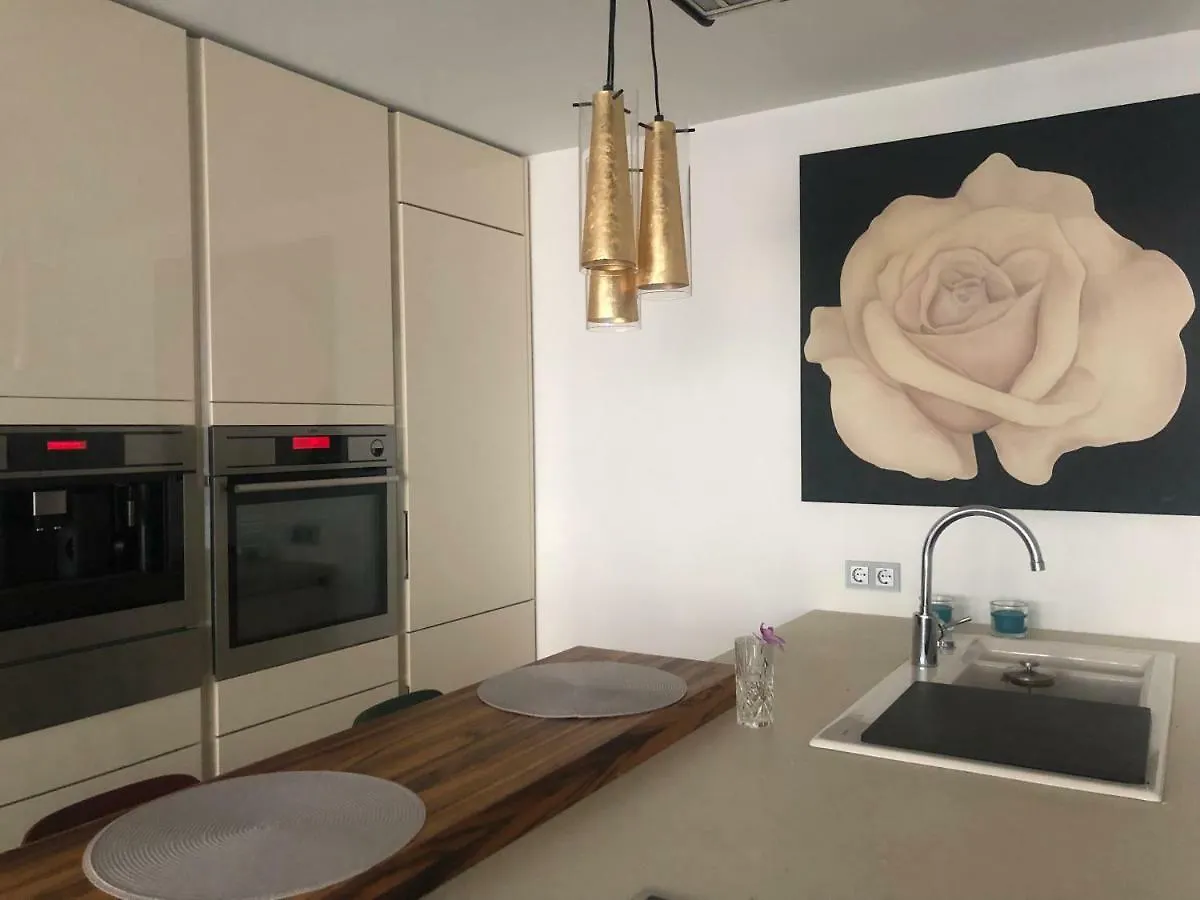 Luxurious 2 Bedroom Apartment Old City Munich
